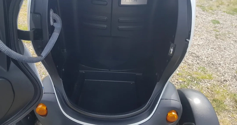 Renault Twizy cena 20800 przebieg: 8700, rok produkcji 2015 z Sieraków małe 37